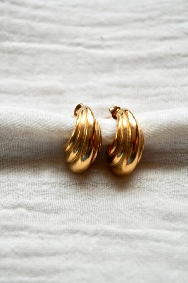 Statement Earing
