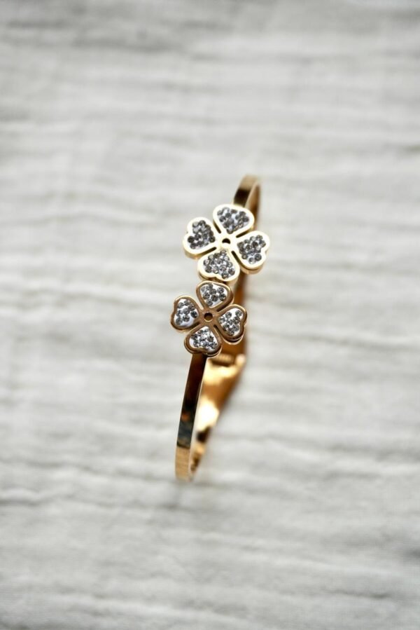 Flower Kada